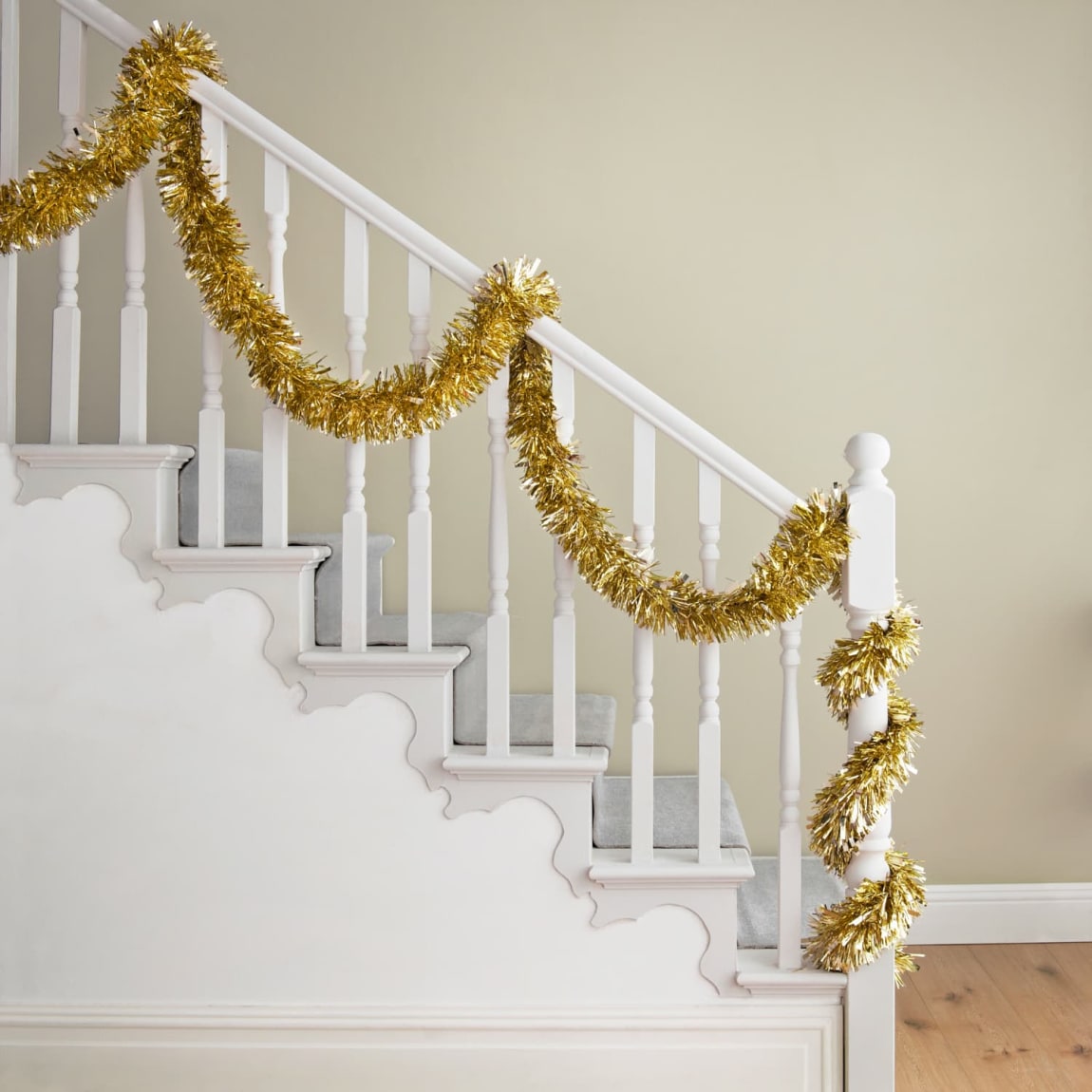 426155-10m-tinsel-garland
