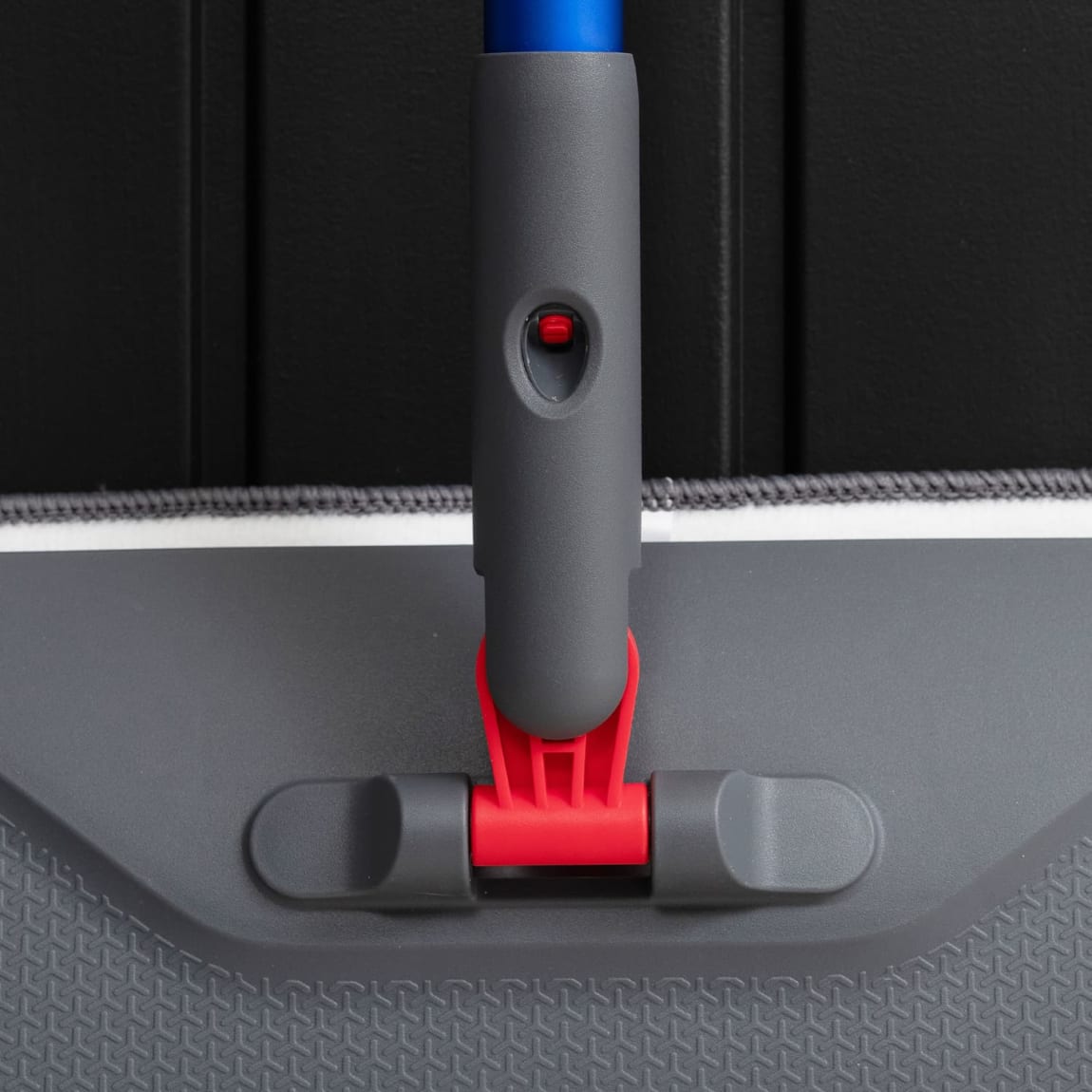 426839-addis-spray-mop-with-extra-refill-3