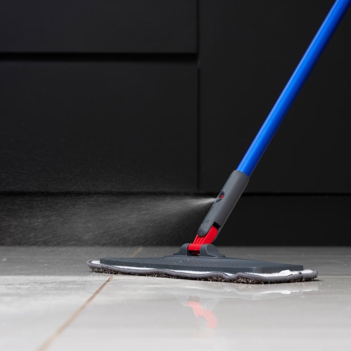 426839-addis-spray-mop-with-extra-refill-6