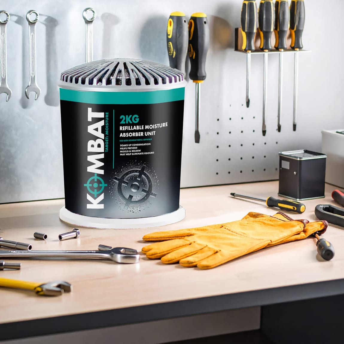 426860-kombat-xl-2kg-refillable-moisture-absorber-unit1