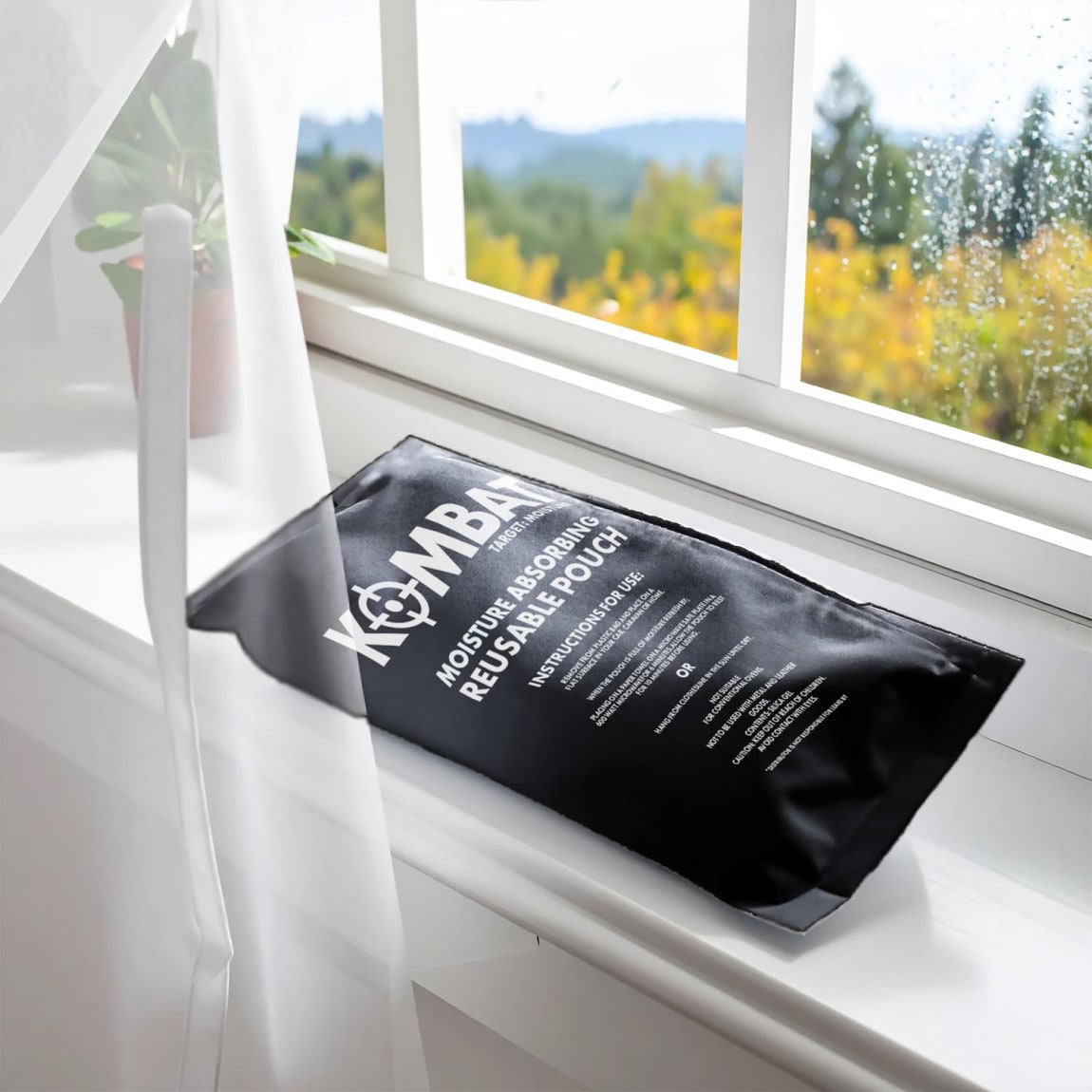 426870-kombat-moisture-absorbing-reusable-pouch-2