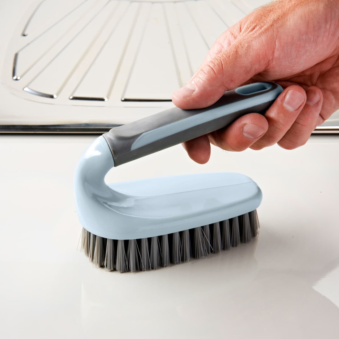 427706-addis-soft-grip-scrubbing-brush-7