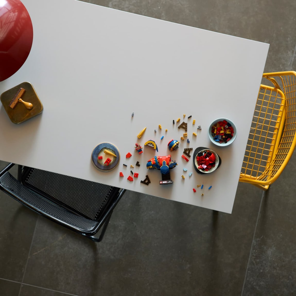 427738-lego-marvel-spiderman-bust-4