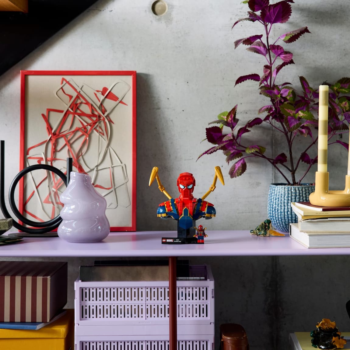 427738-lego-marvel-spiderman-bust-9