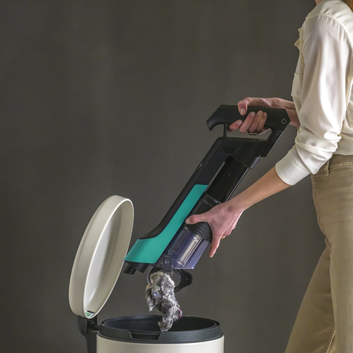 428078-hoover-hf2-cordless-anti-hair-comact-vacuum-cleaner-10