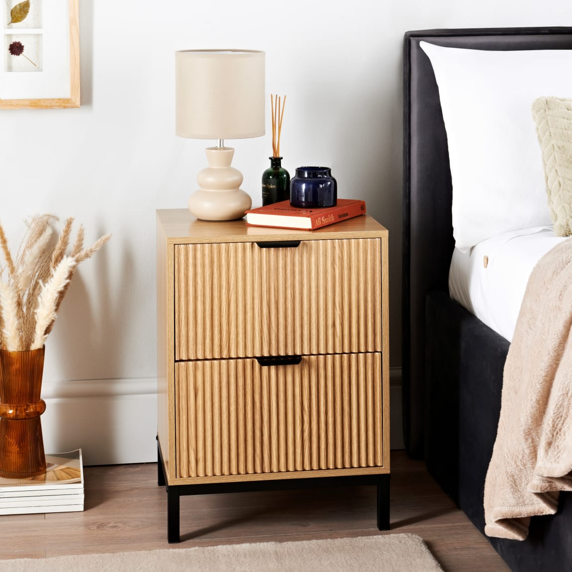 428417-arlo-2-drw-bedside