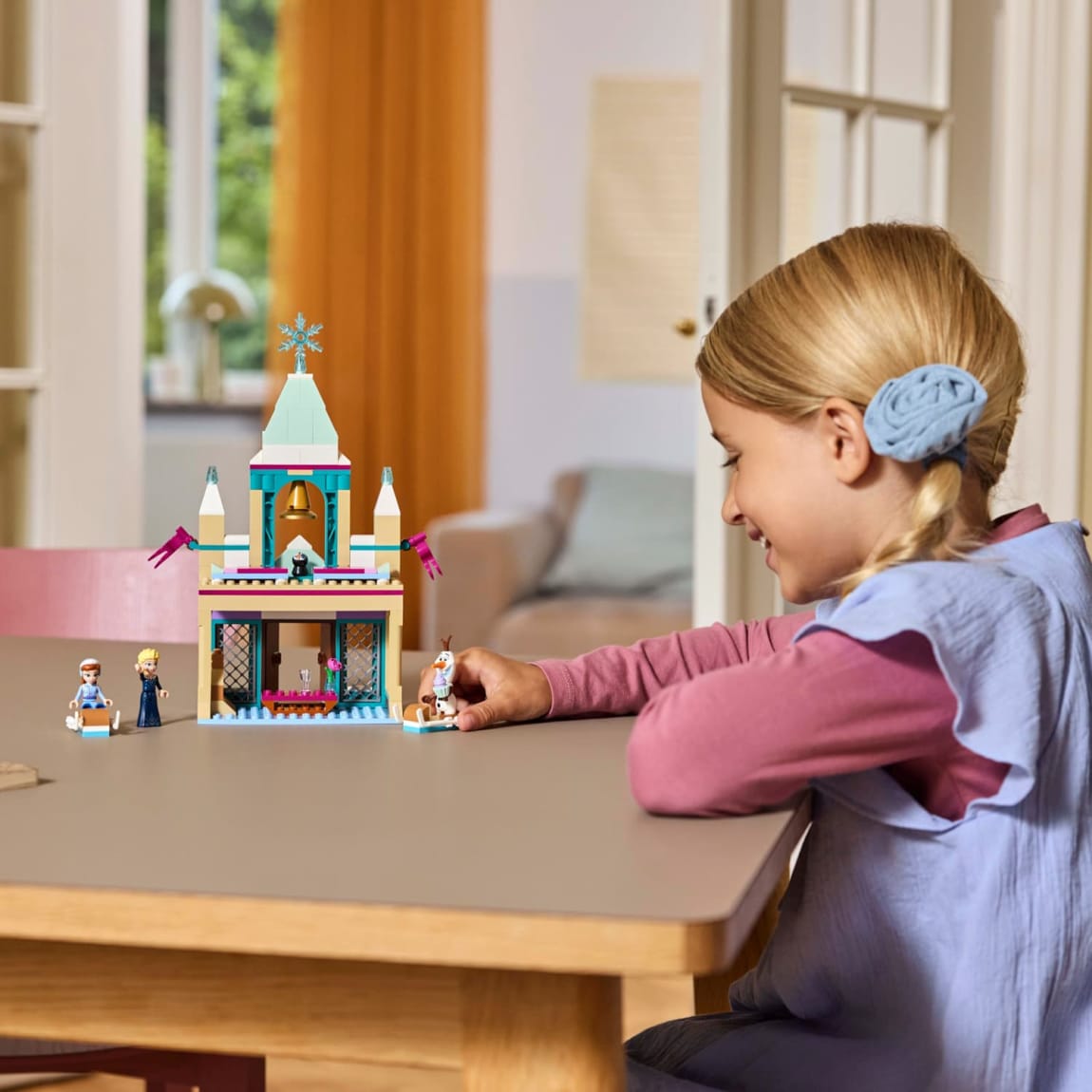 428564-lego-arendelle-frozen-castle-v29-4