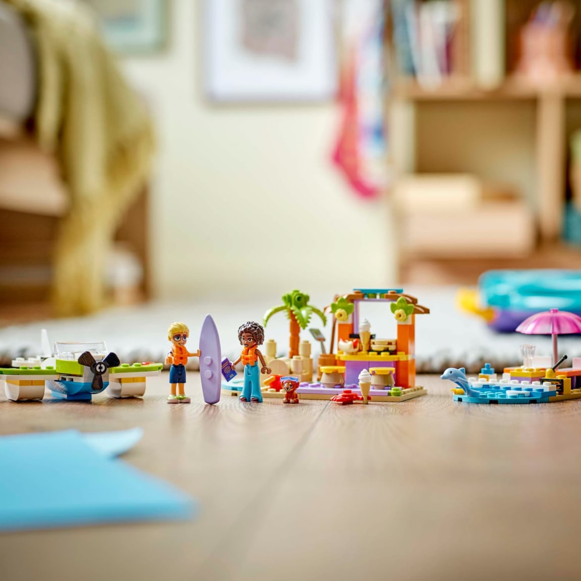 428565-lego-friends-creative-beach-and-travel-suitcase-v29-3