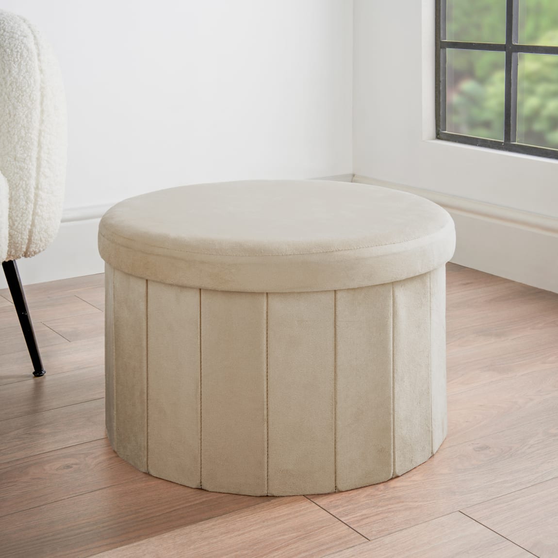 428589-beauty-storage-ottoman