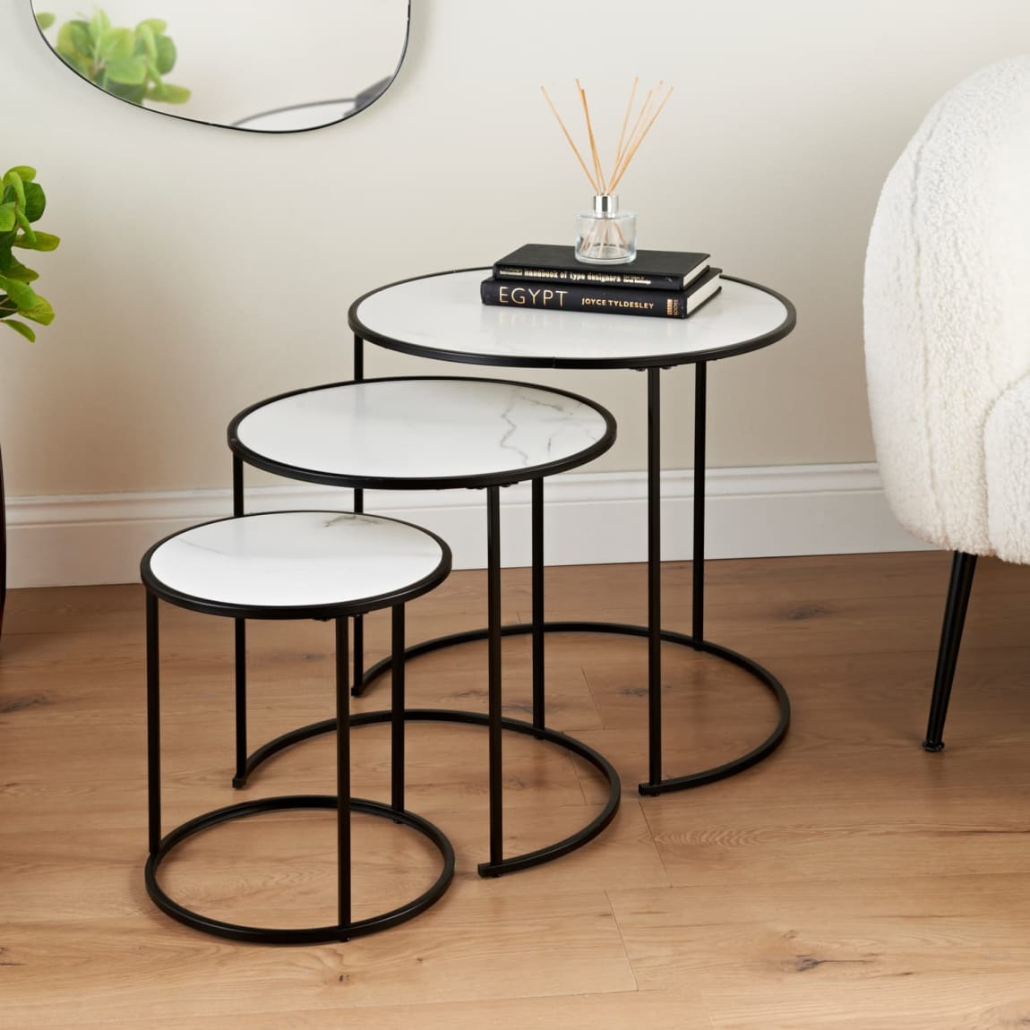 428951-nest-of-3-coffee-table