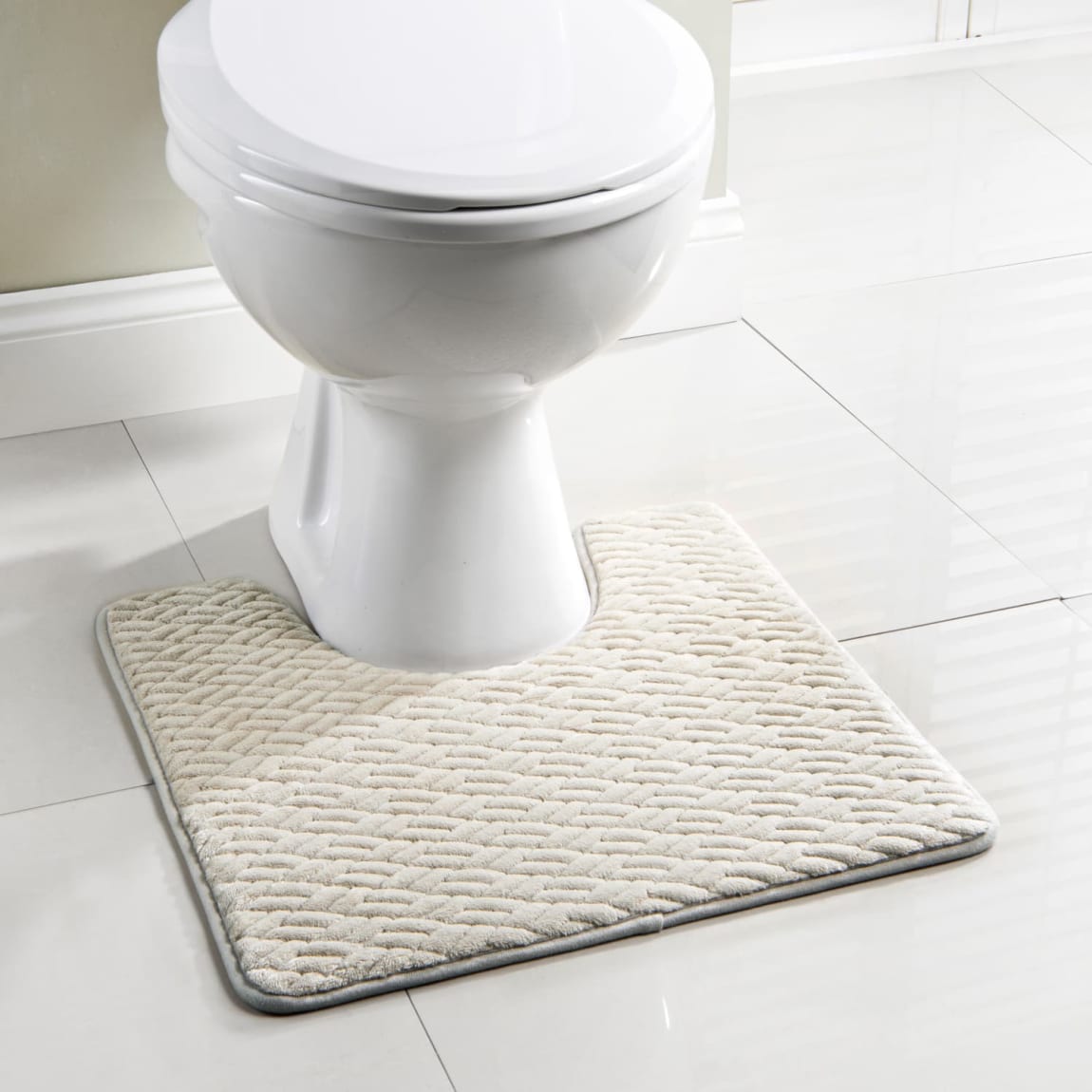 429377-addis-chevron-embossed-memory-foam-pedestal-mat