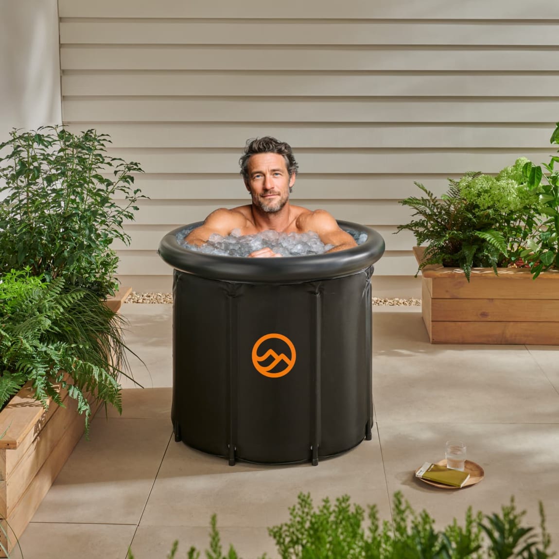 429436-outdoor-adventure-ice-bath-plunge-pool-with-lid