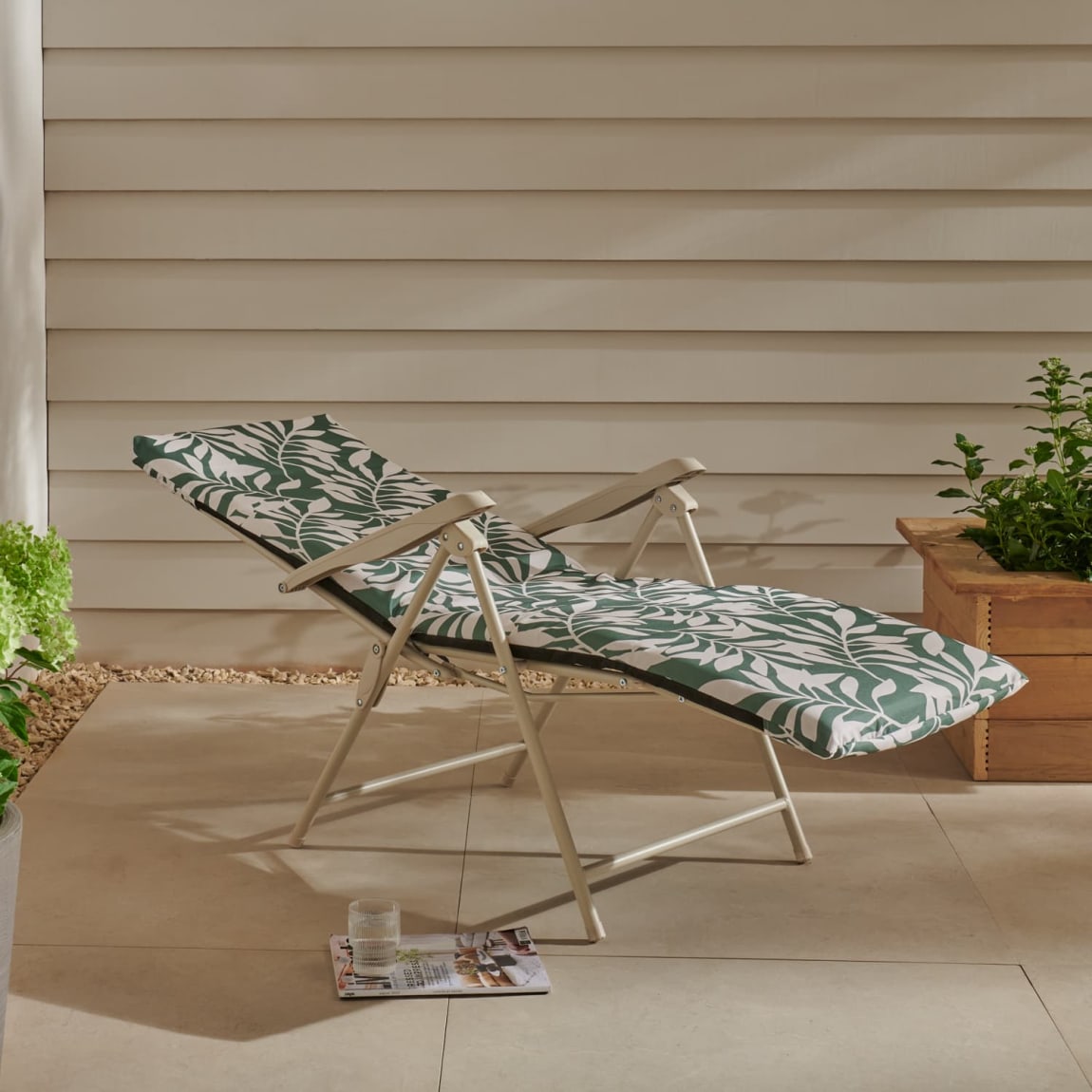 429446-multi-position-padded-relaxer-tropical-leaf-2