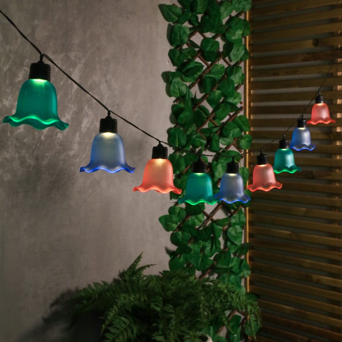 429536-solar-powered-10-ribbed-tulip-string-light-coloured