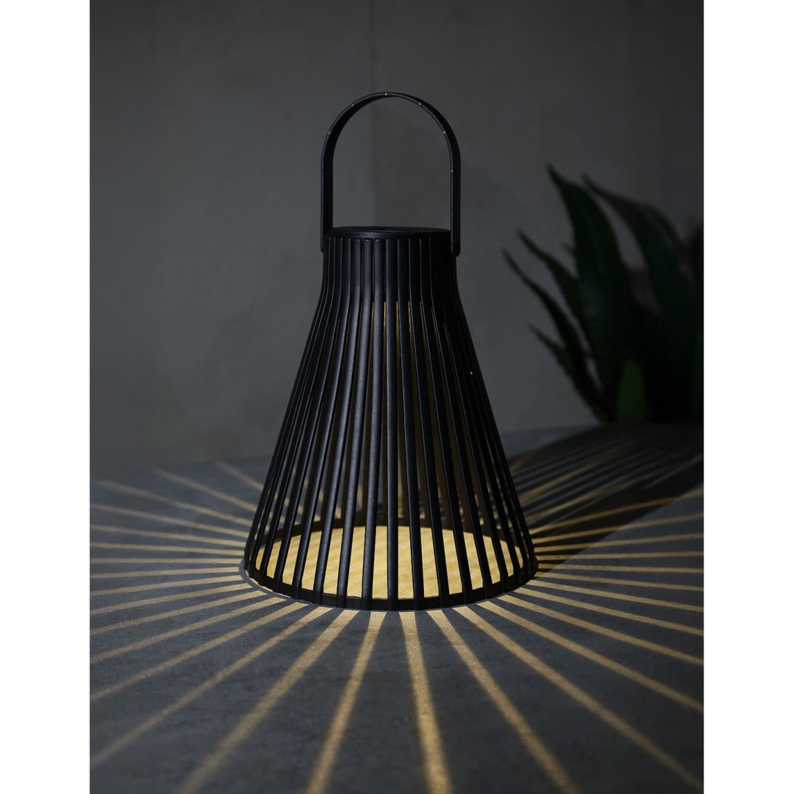 429609-solar-powered-marbella-lantern-black