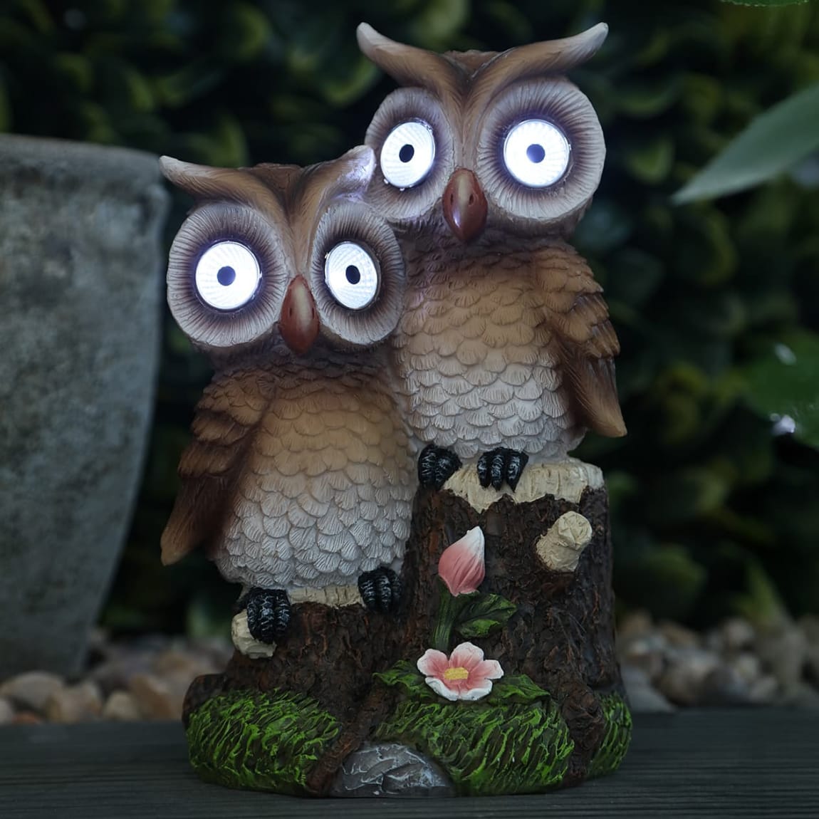 429644-solar-powered-owls-with-big-eyes