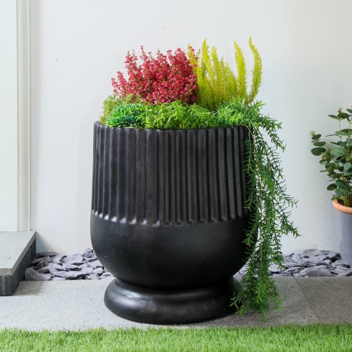 430224-xl-planter-black