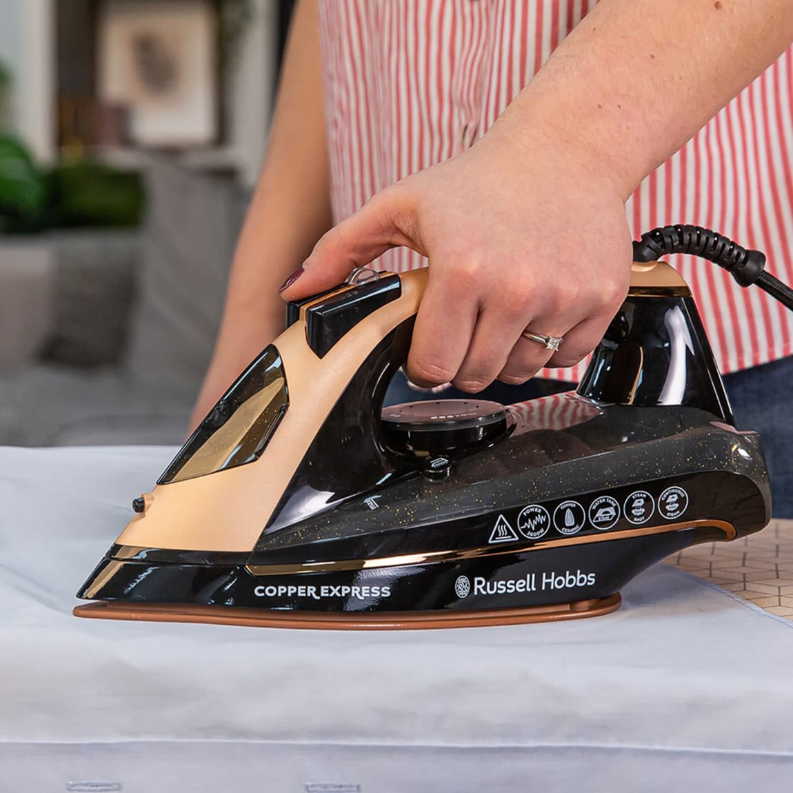430506-russell-hobbs-copper-express-2600w-iron-9