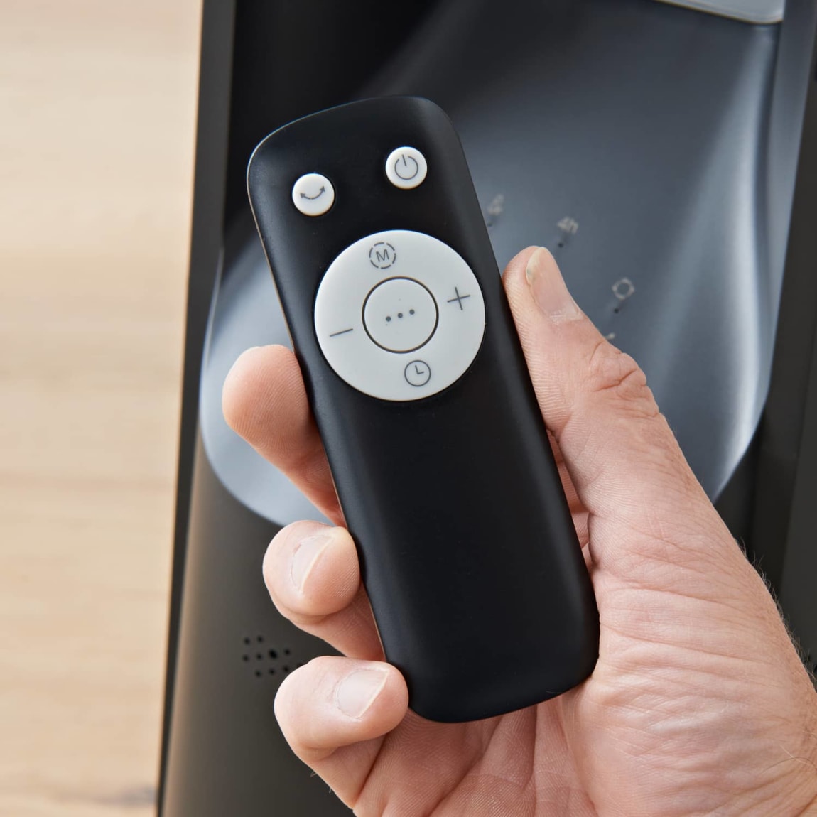 430514-bladeless-tower-fan-4