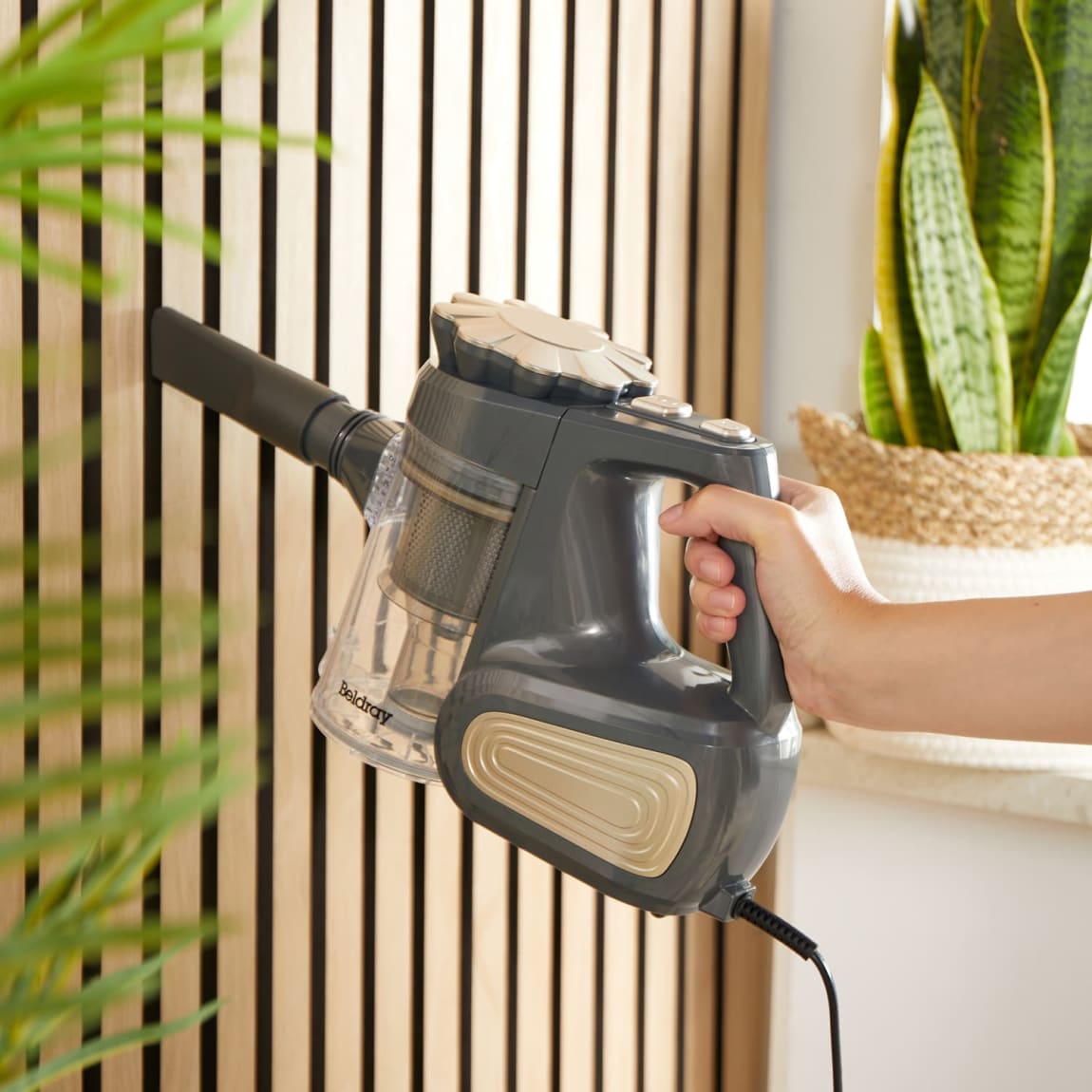 430521-beldray-corded-vac-3