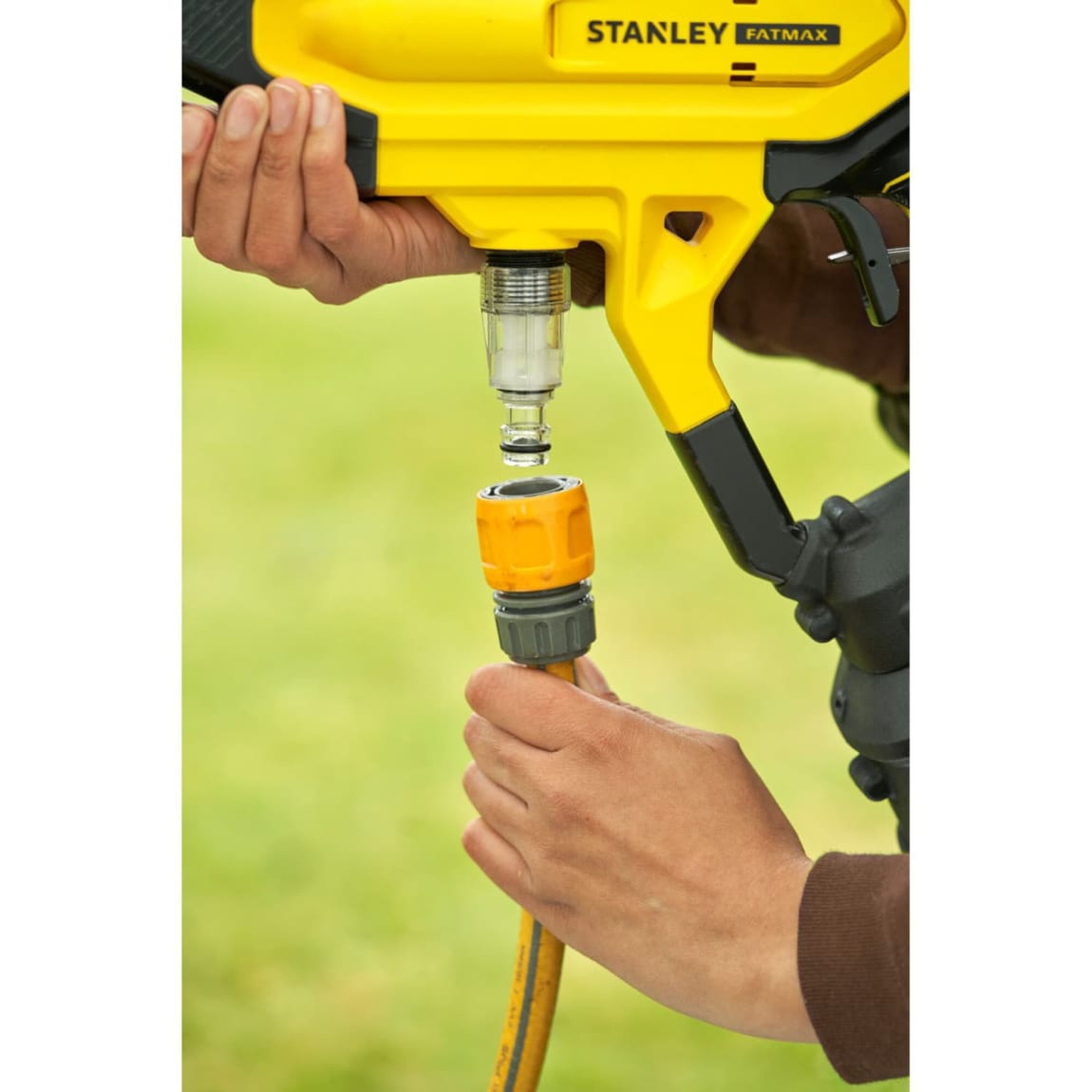 430672-black-and-decker-18v-stanley-fatmax-v20-pressure-cleaner