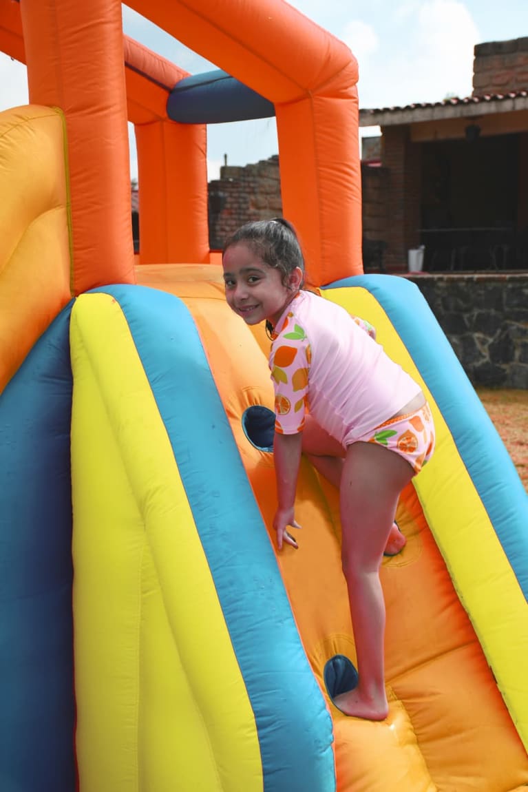 430864-bouncy-castle-with-slide-and-splash-pool-4