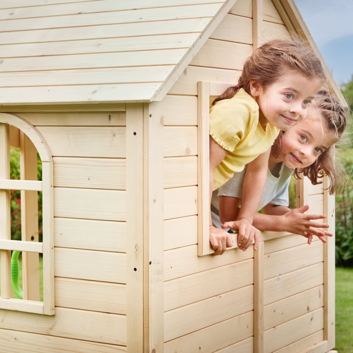 430968-wooden-house-with-climber-and-sand-pit-3