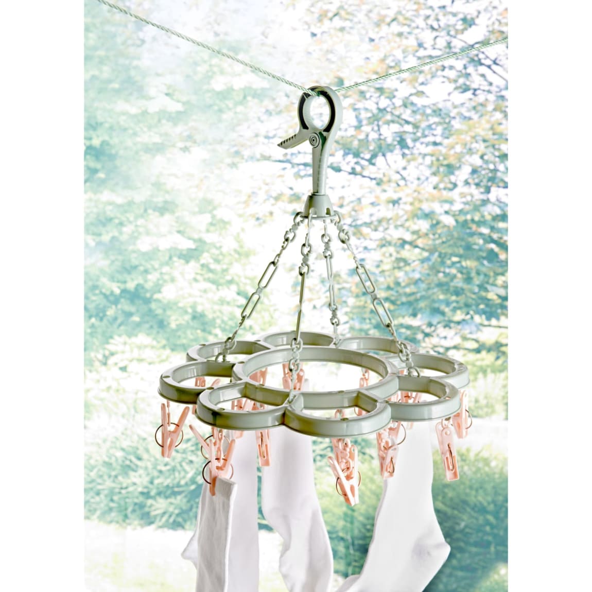 431549-flower-peg-holder