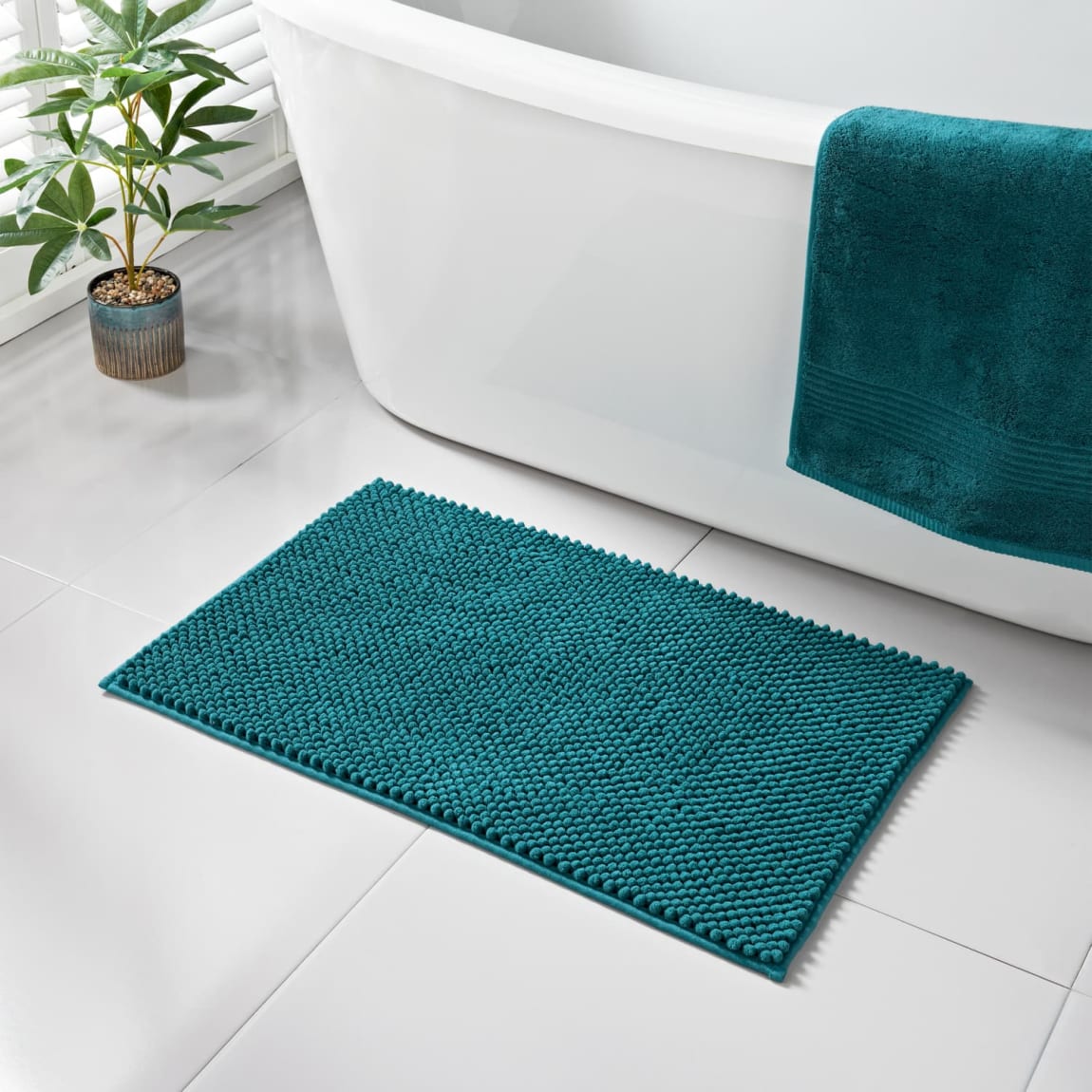 431704-signature-noodle-bath-mat-teal