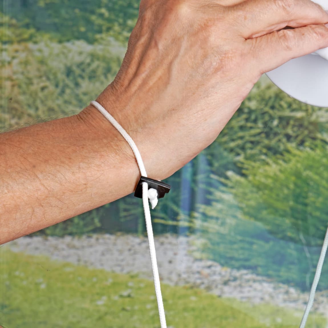 431808-magnetic-double-sided-window-cleaner-2