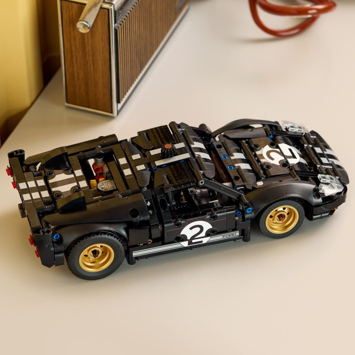 432924-lego-technic-1966-ford-gt40-mkii-race-car