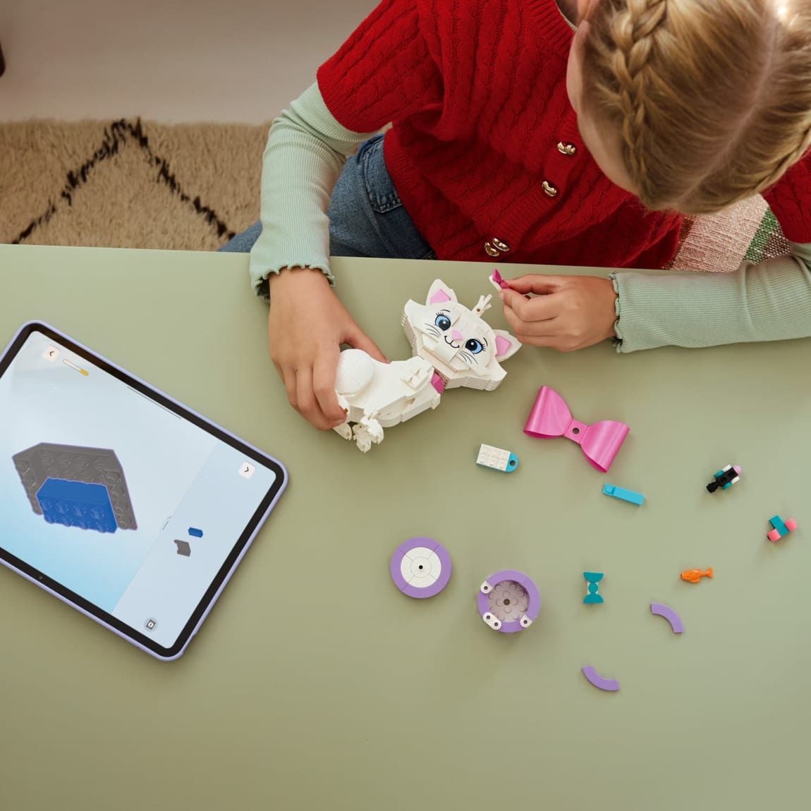 432926-lego-disneythe-aristocats-adorable-marie-7