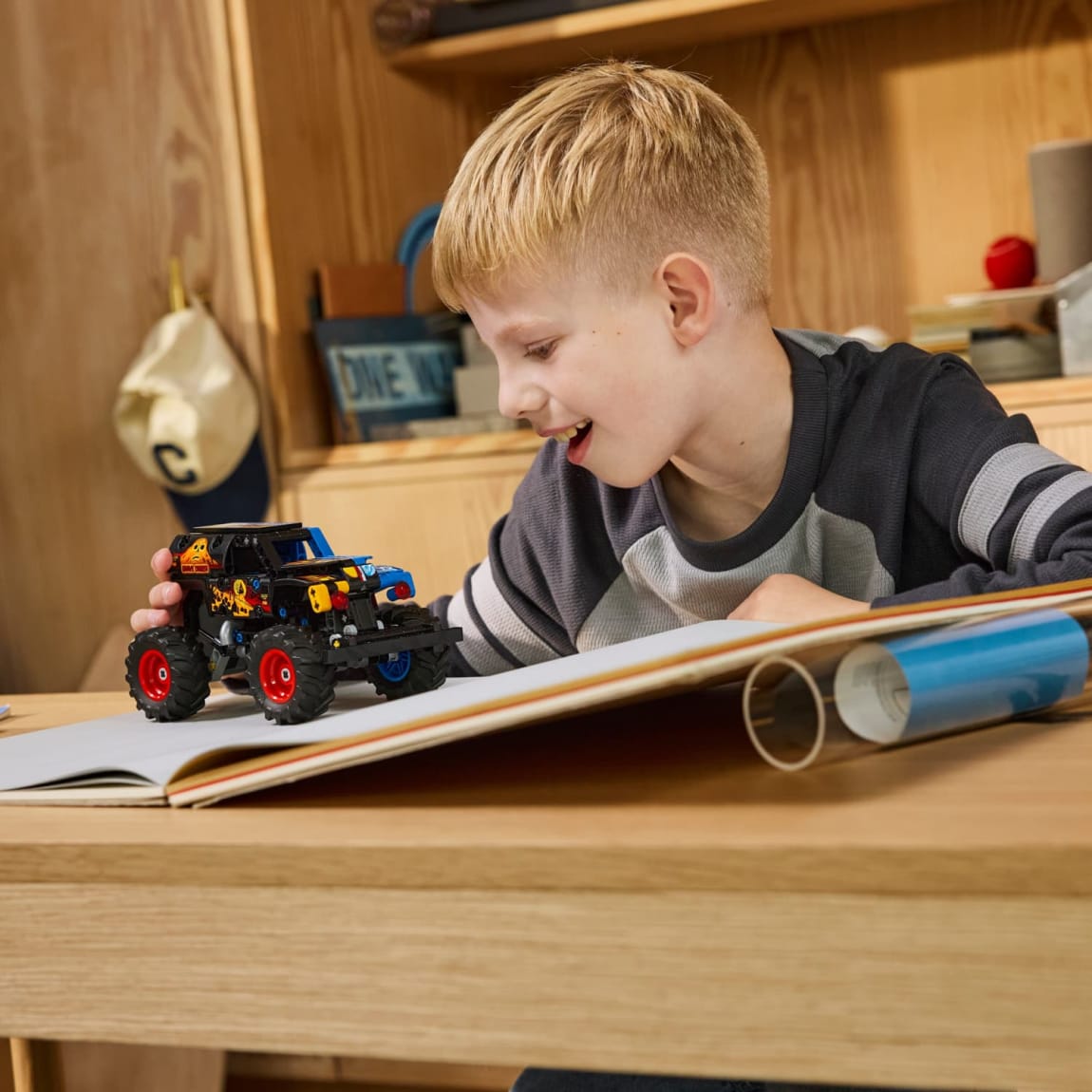 432929-lego-technic-monster-jam-grave-digger-fire-and-ice