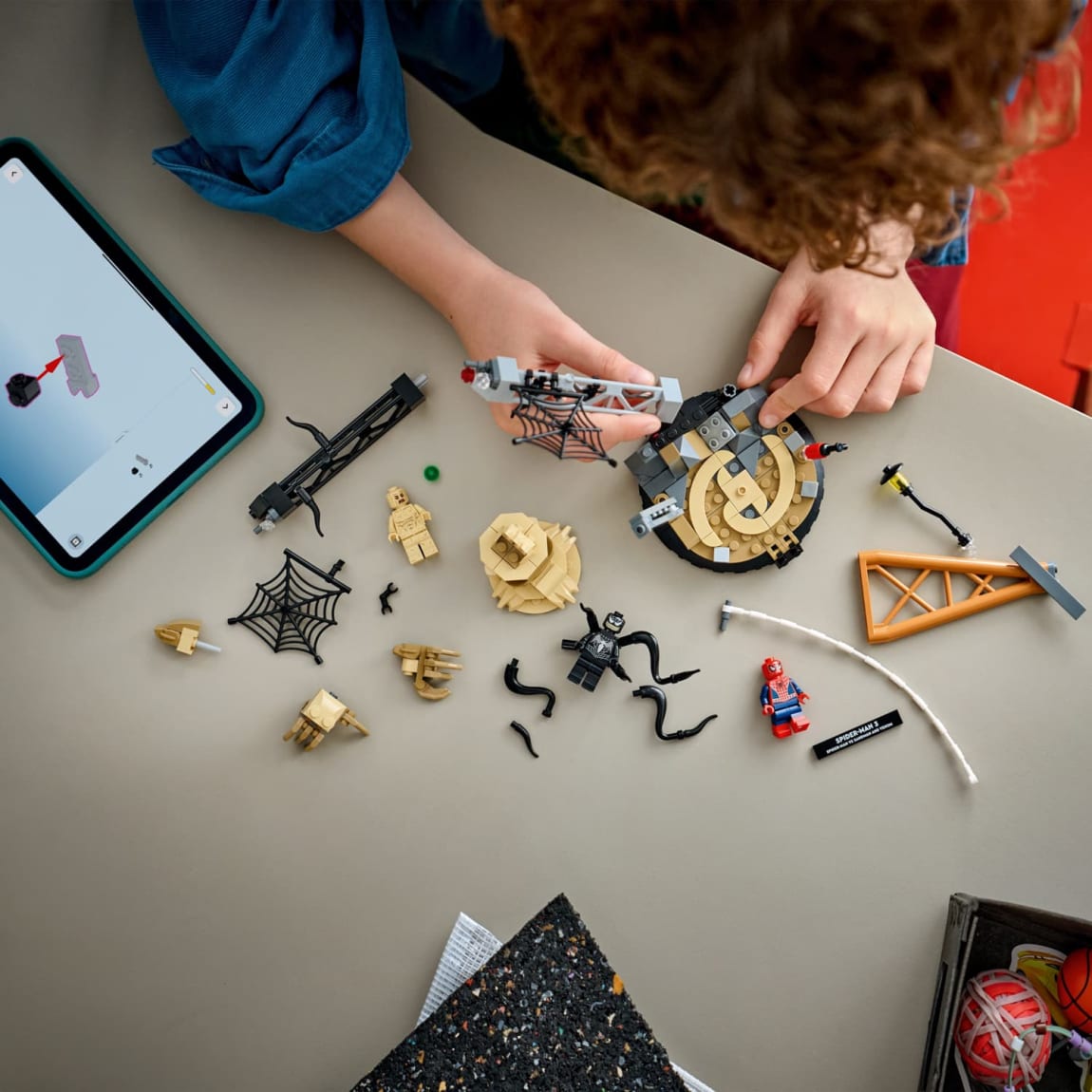 432941-lego-marvel-epic-battle-spider-man-vs-sandman-2