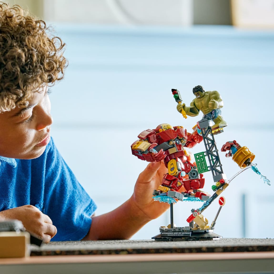 432942-lego-marvel-epic-battle-hulkbuster-vs-the-hulk-6