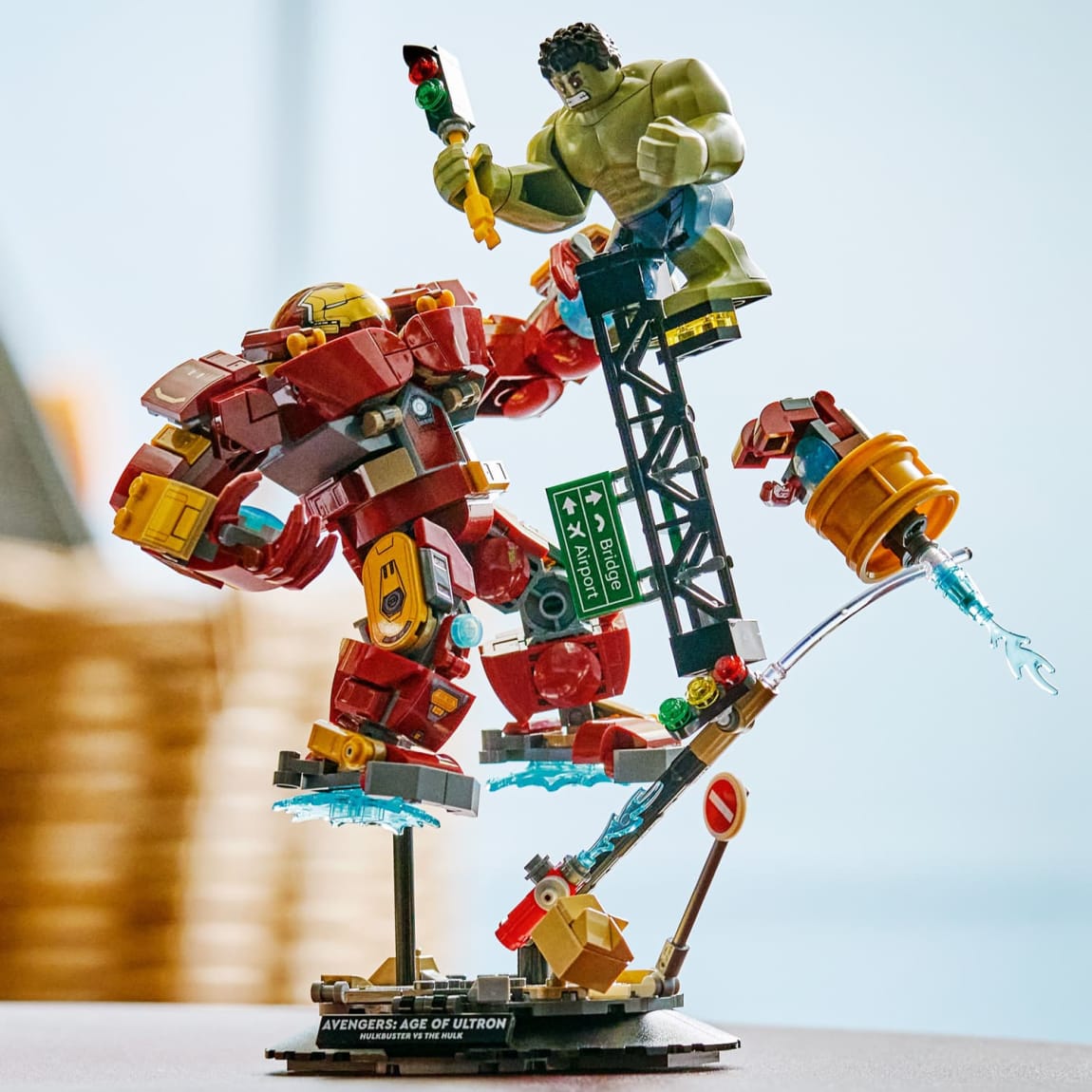 432942-lego-marvel-epic-battle-hulkbuster-vs-the-hulk-8