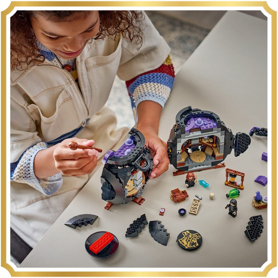 432946-lego-harry-potter-cauldron--secret-potions-classroom-3