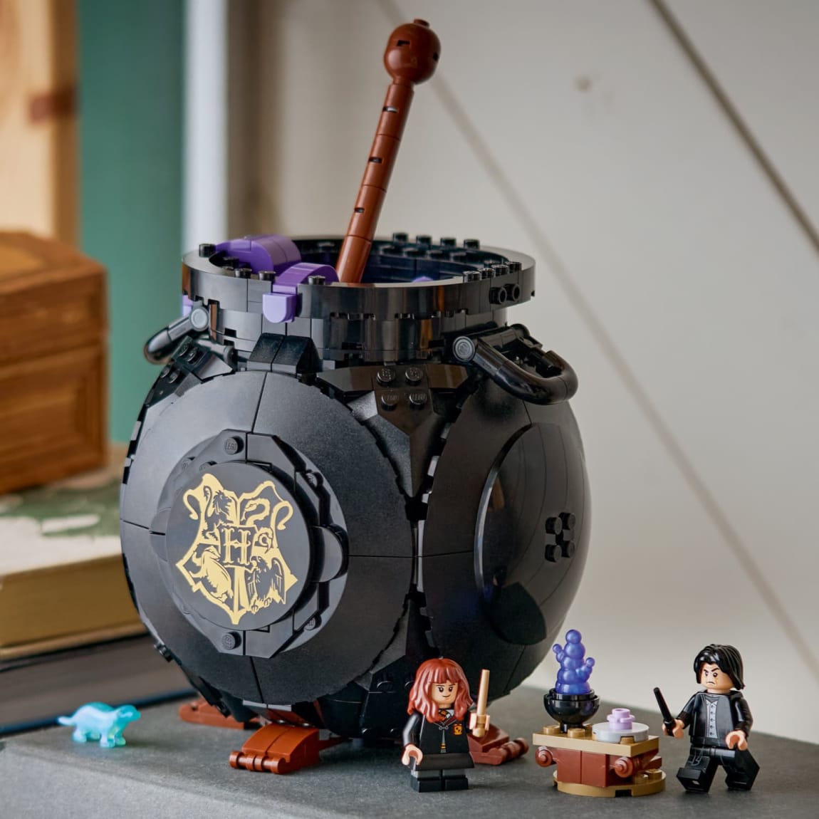 432946-lego-harry-potter-cauldron--secret-potions-classroom-6