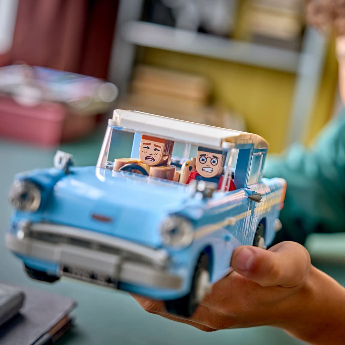 432947-lego-harry-potter-enchanted-flying-ford-anglia-7