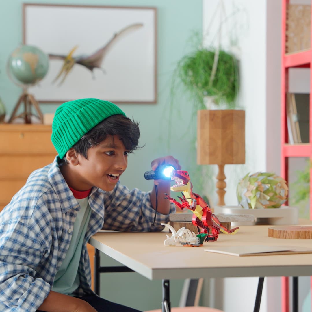 432952-lego-creator-fierce-dinosaur-2