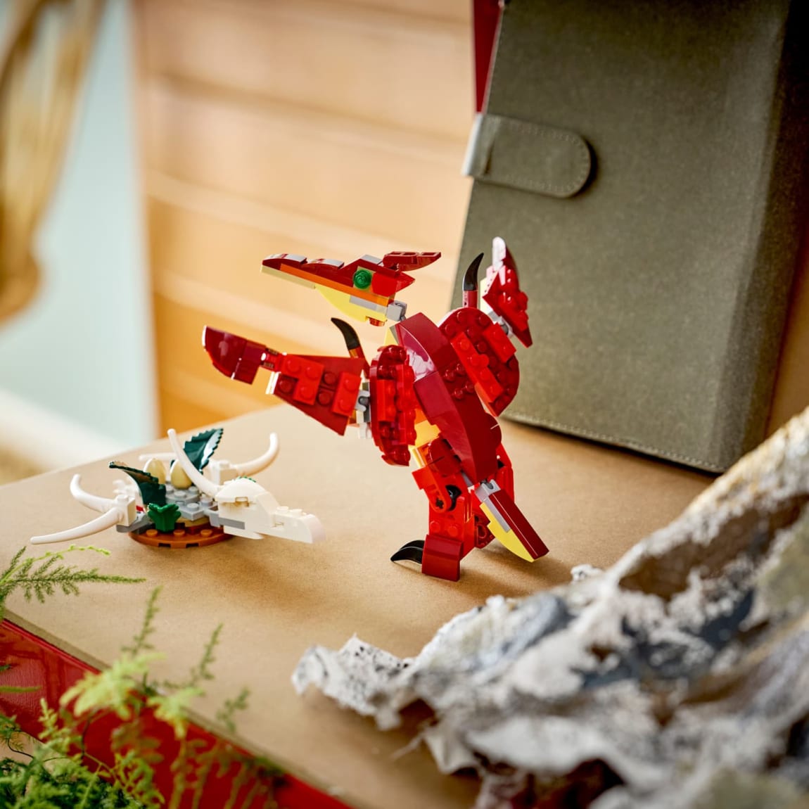 432952-lego-creator-fierce-dinosaur-7