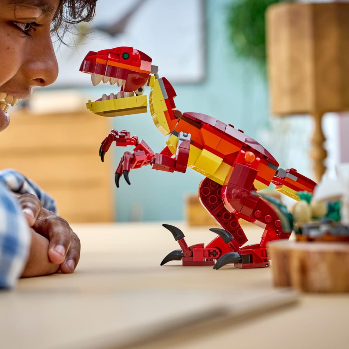432952-lego-creator-fierce-dinosaur