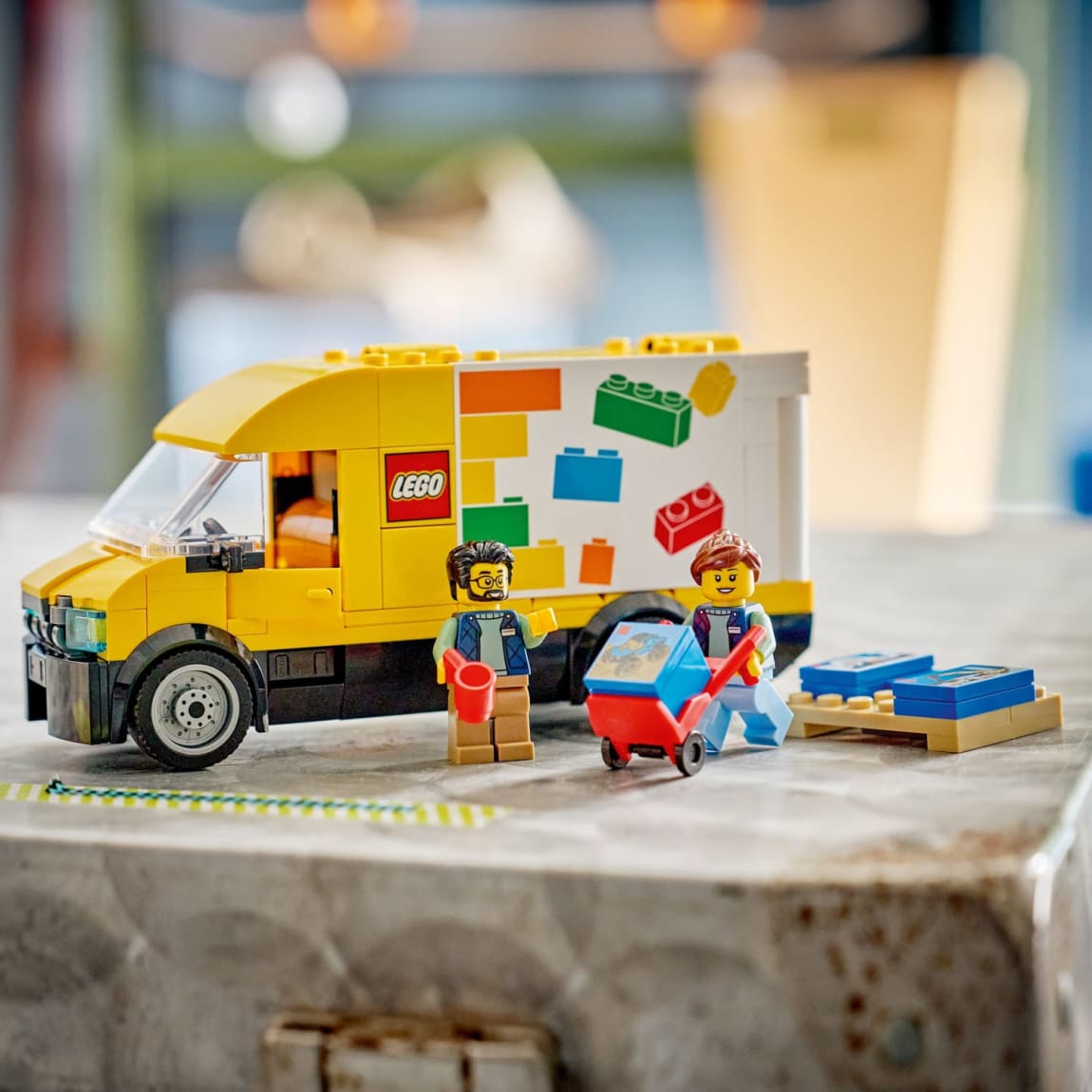 432973-lego-city-the-lego-van-4