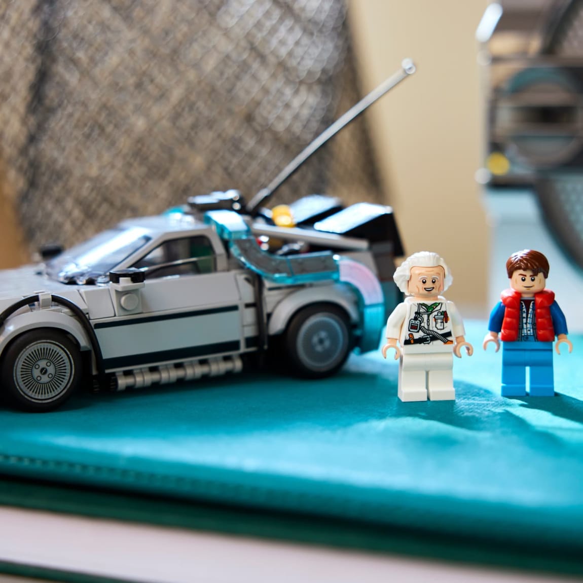 432977-lego-speed-champions-time-machine-from-back-to-the-future-7