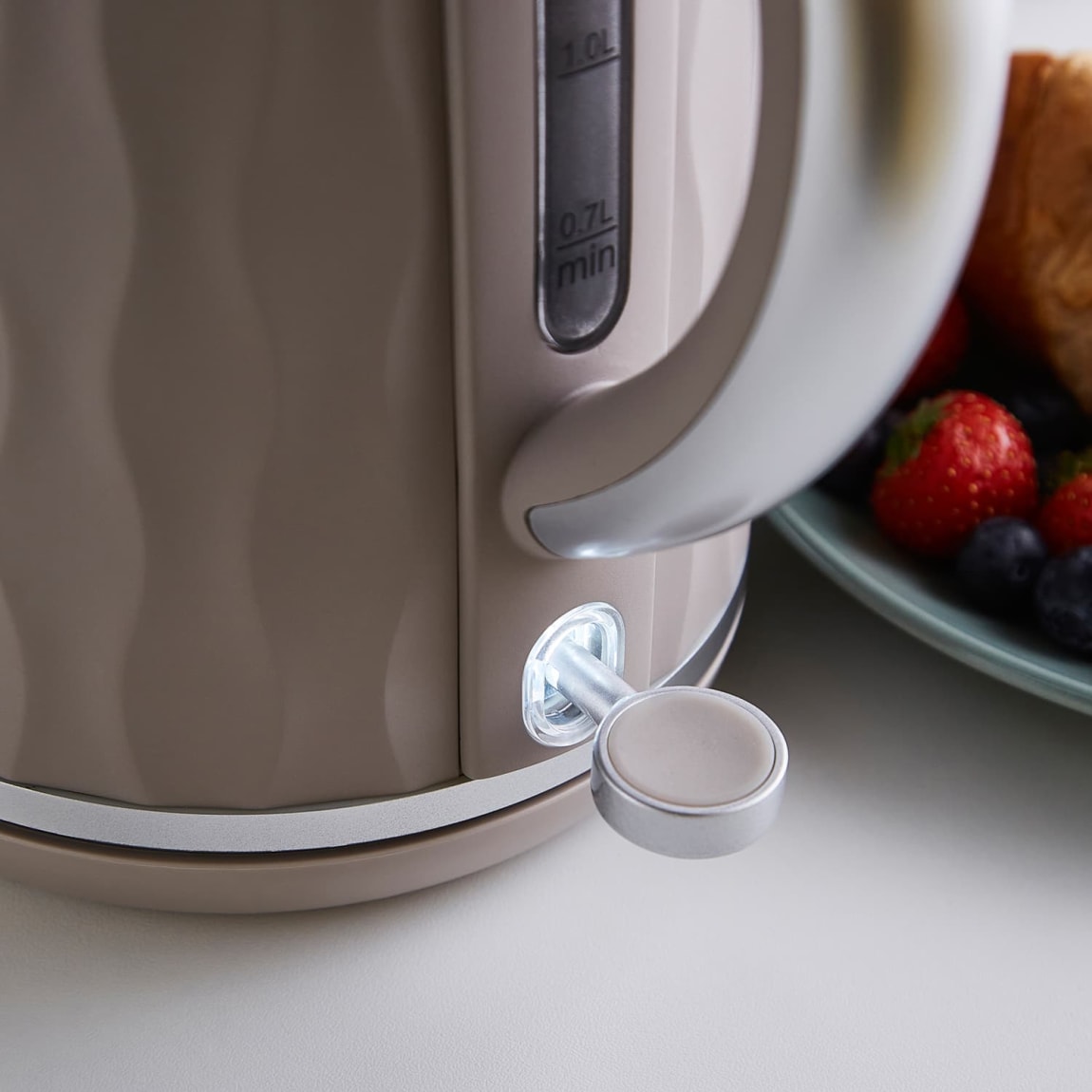 433421-morphy-vapour-1_7l-3kw-kettle-5