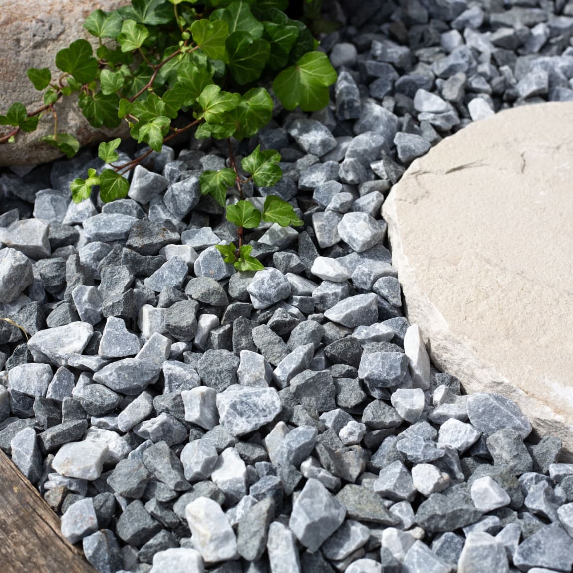 433582-midnight-ice-chippings-bulk-bag-750kg-2