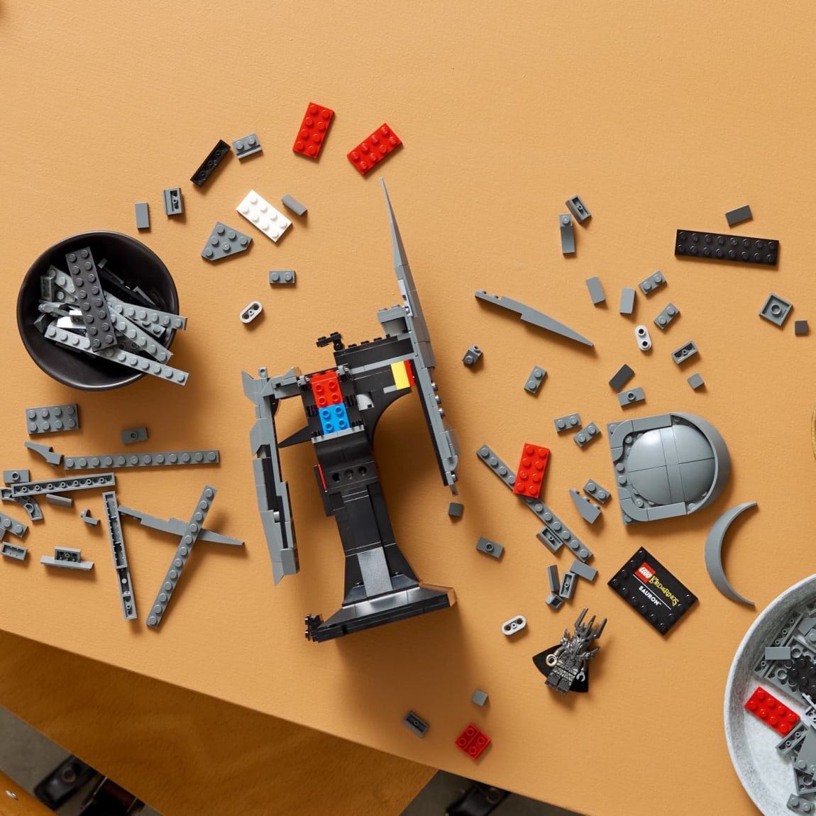 433717-the-lord-of-the-rings-saurons-helmet-11373-7