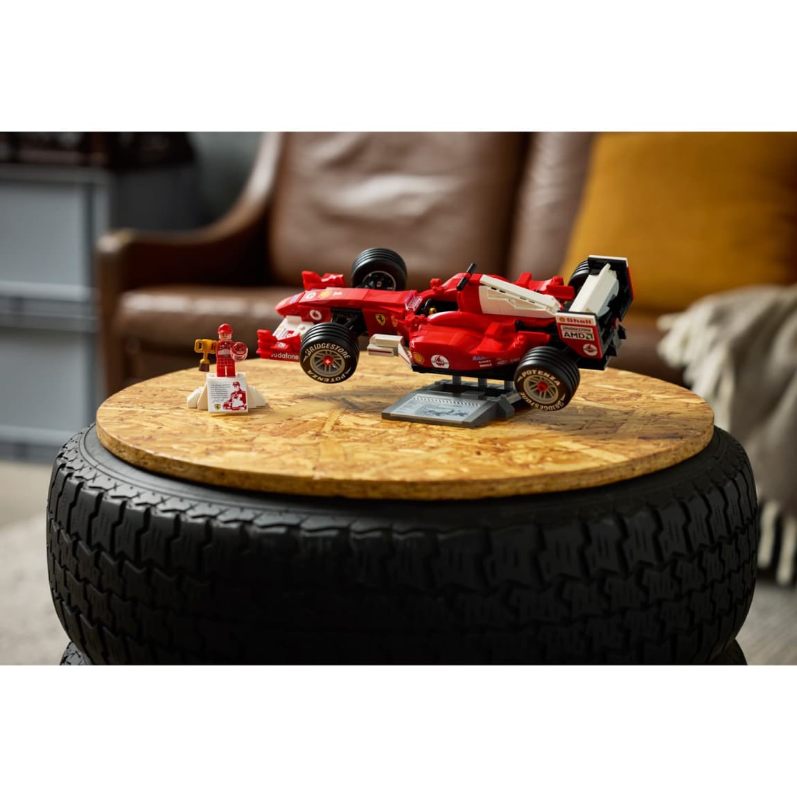 433718-ferrari-f2004-and-michael-schumacher-11375-3