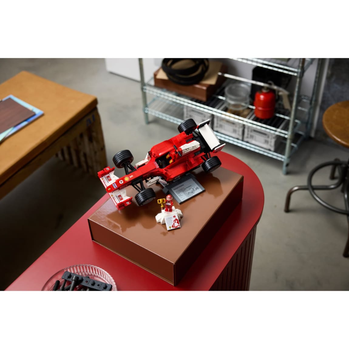 433718-ferrari-f2004-and-michael-schumacher-11375-4