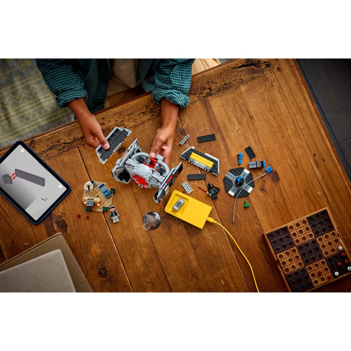 433727-lego-smart-play-darth-vaders-tie-fighter-75421-6